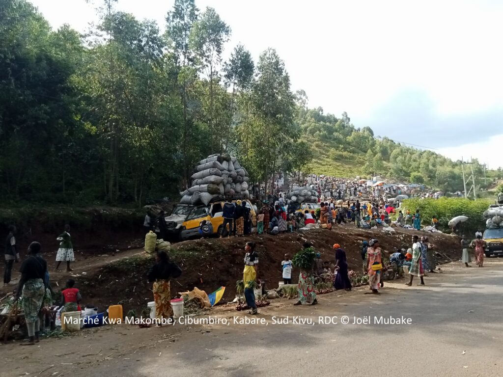 Marché Kwa Makombe à Cibumbiro, Kabare, RDC